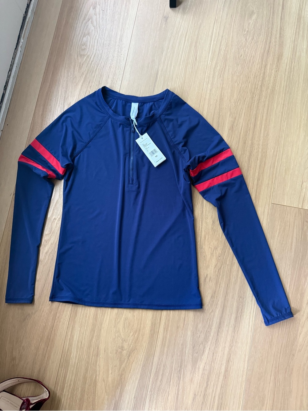 Vineyard Vines Navy Long-Sleeve Rash Guard with Red Sleeve Bands